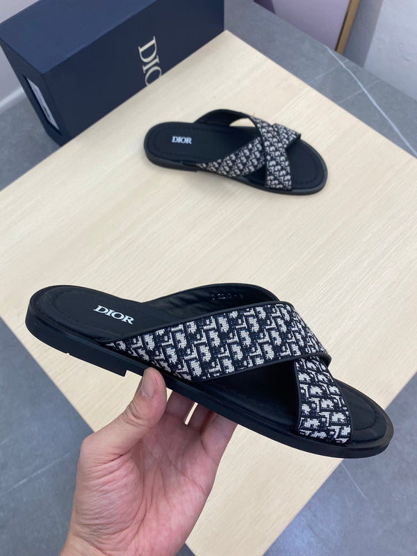 CD ALIAS SANDAL BLACK AND WHITE JACQUARD