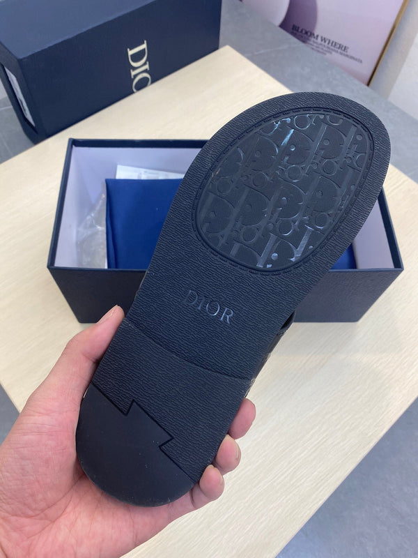 CD ALIDAS CROSS CROCODILE MOTIF SANDAL BLACK CALFSKIN