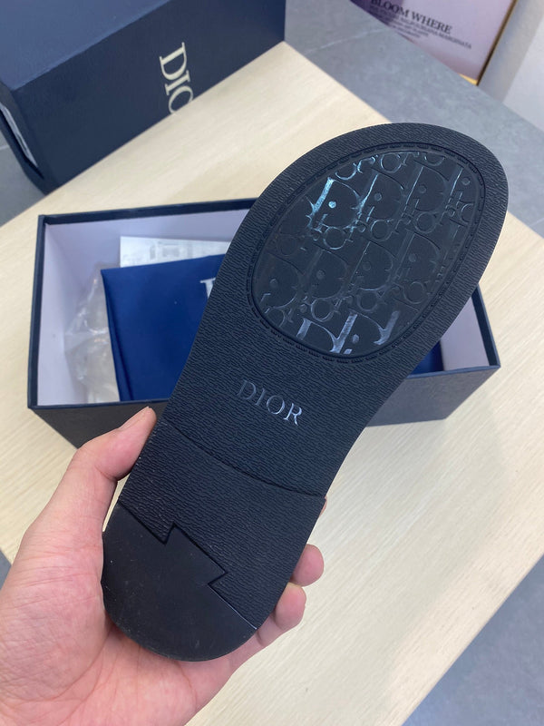 CD SLIDE ALIDAS SLIPPER BLACK AND WHITE JACQUARD