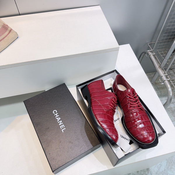 CC Lace-Up Shoes Burgundy Crocodile Embossed Patent Calfskin 842730