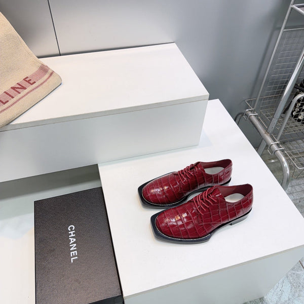 CC Lace-Up Shoes Burgundy Crocodile Embossed Patent Calfskin 842730
