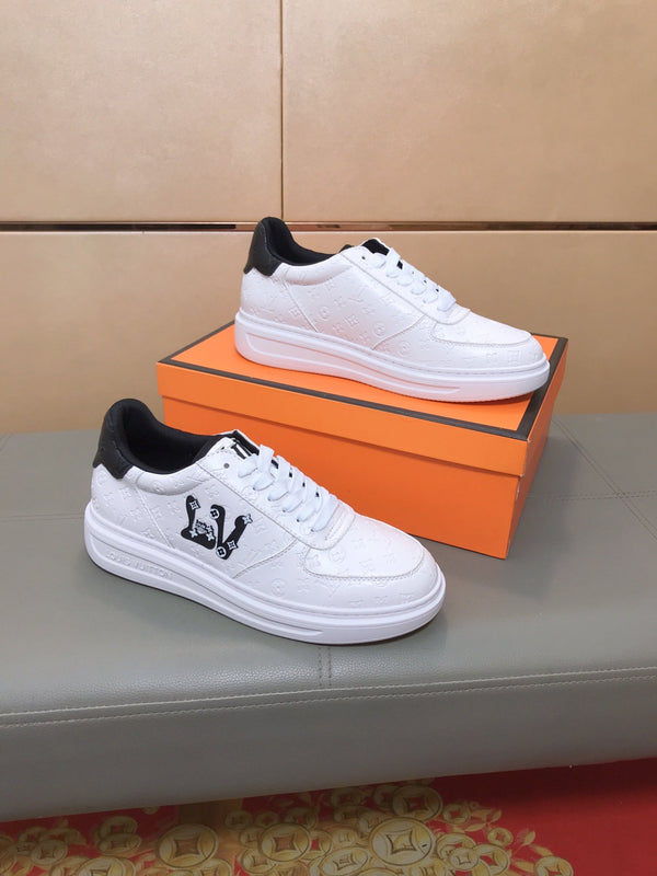 LV TRAINER SHOES IN WHITE AND BLACK CALFSKIN