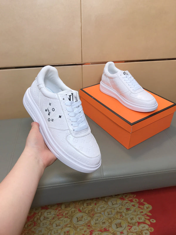 LV TRAINER SHOES IN WHITE CALFSKIN