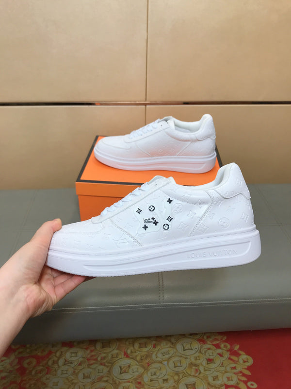 LV TRAINER SHOES IN WHITE CALFSKIN
