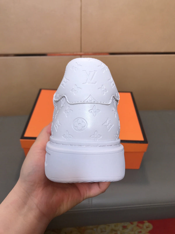 LV TRAINER SHOES IN WHITE CALFSKIN