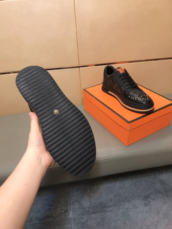LV TRAINER IN BLACK MONOGRAM CALFSKIN