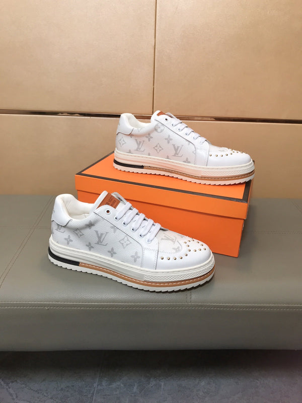 LV TRAINER IN WHITE MONOGRAM CALFSKIN