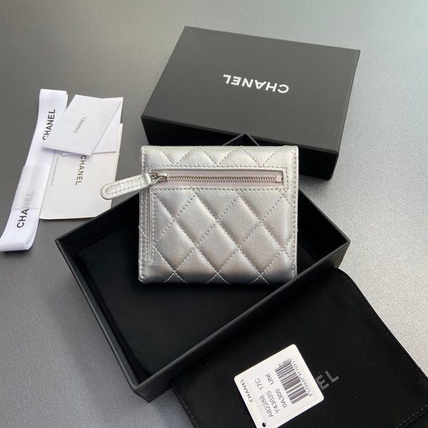 CC 82288 Classic Flap Wallet Sliver Sheepskin Polished Silver 229886