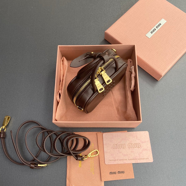 Miu 11 Borsa micro in pelle color cioccolato Beau 240365