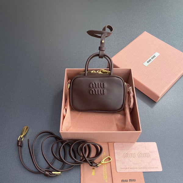 Miu 11 Borsa micro in pelle color cioccolato Beau 240365