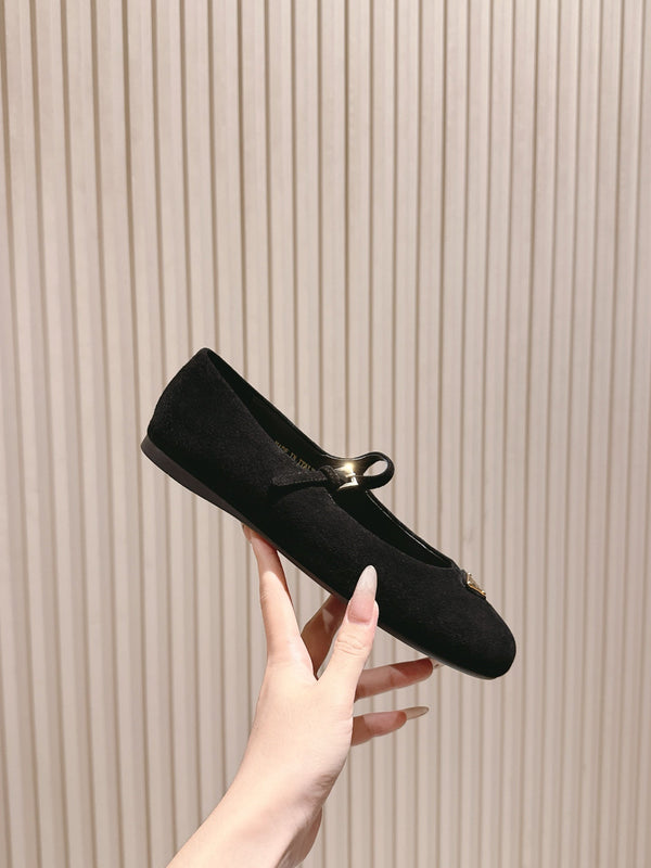 Ballerine PRA 25s con piccola fibbia in camoscio nero 449710