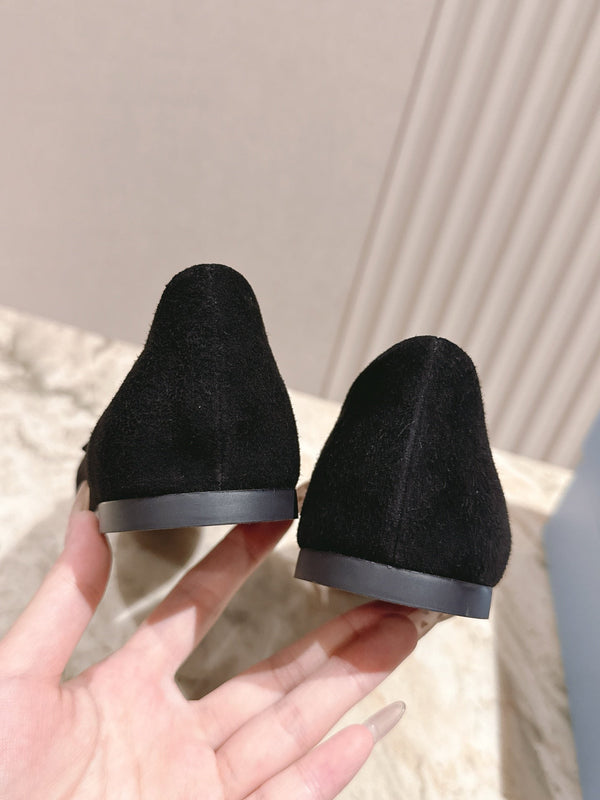 Ballerine PRA 25s con piccola fibbia in camoscio nero 449710