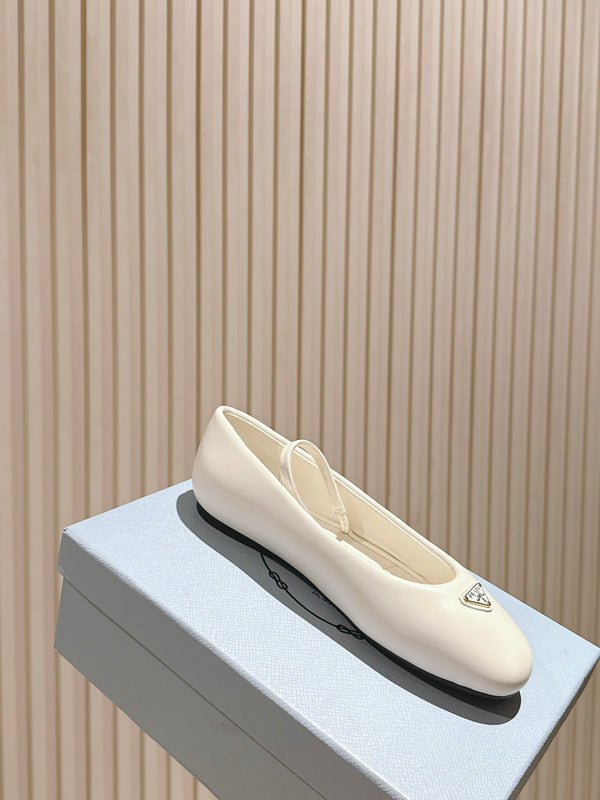 PRA 25s Ballet Flats White Cowhide 449716