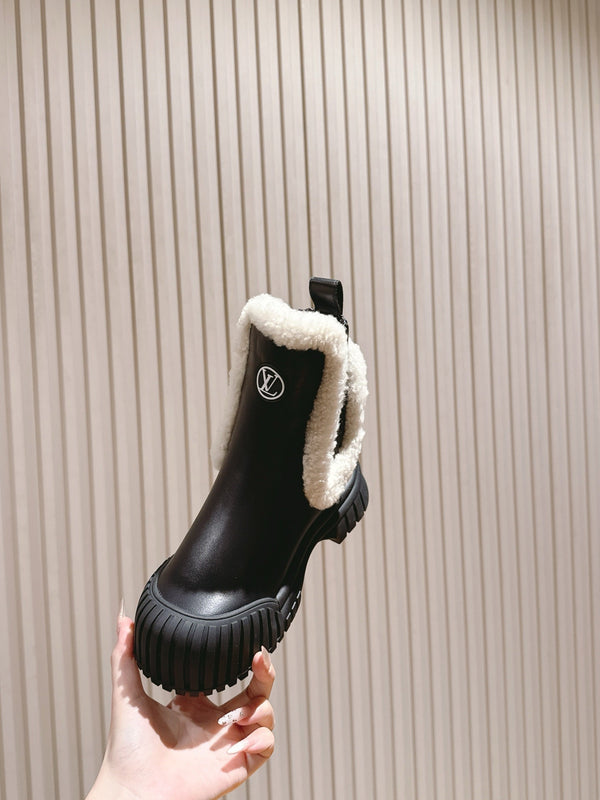 LV Ruby Flat Ankle Boot 50mm Black Cowhide & Fur 450346