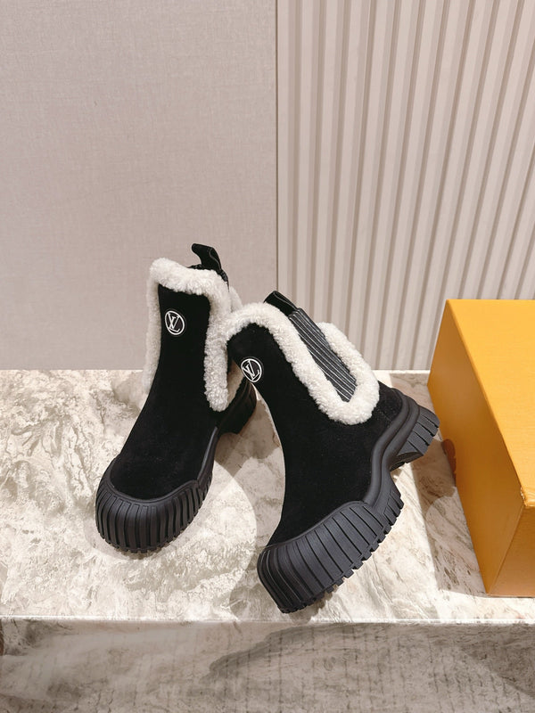 LV Ruby Flat Ankle Boot 50mm Black Suede & Fur 450348