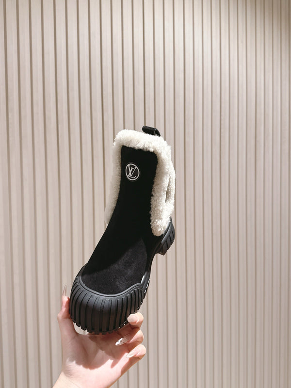 LV Ruby Flat Ankle Boot 50mm Black Suede & Fur 450348