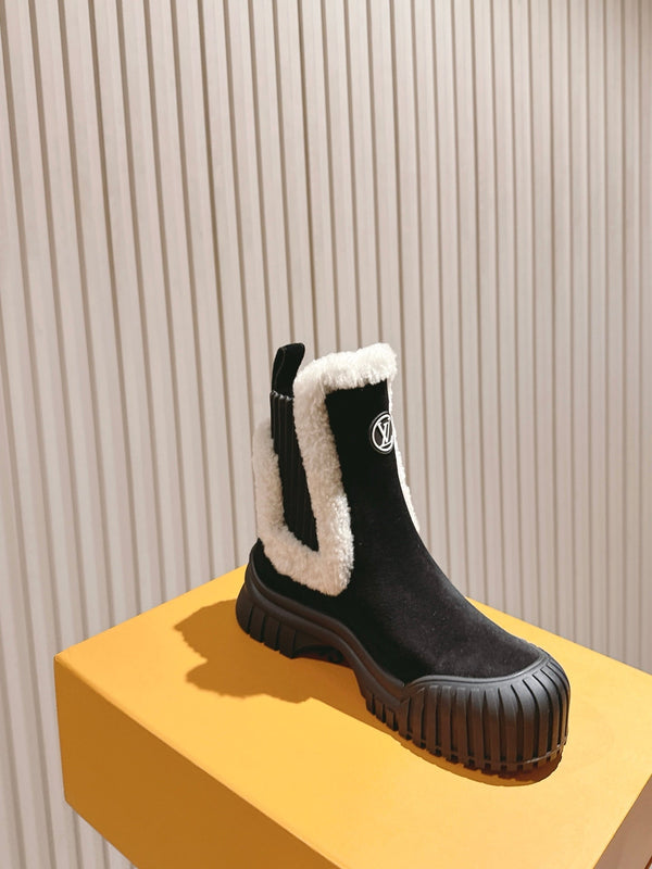 LV Ruby Flat Ankle Boot 50mm Black Suede & Fur 450348