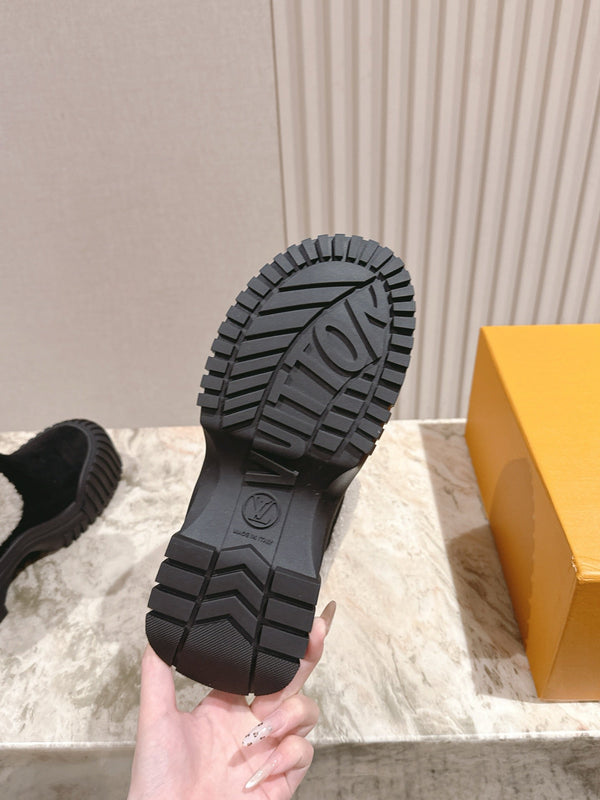 LV Ruby Flat Ankle Boot 50mm Black Suede & Fur 450348