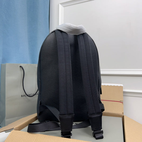 EVERYDAY BACKPACK 39 IN BLACK GRAINED CALFSKIN