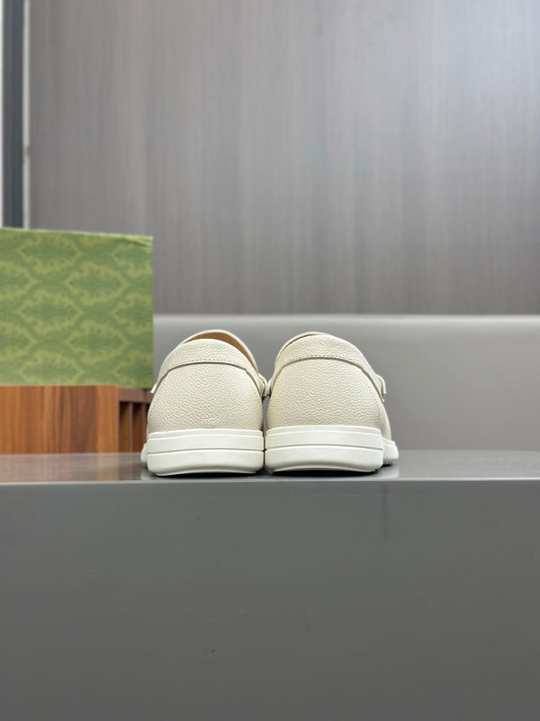 GG Men's Interlocking G Loafer White Cowhide 573500