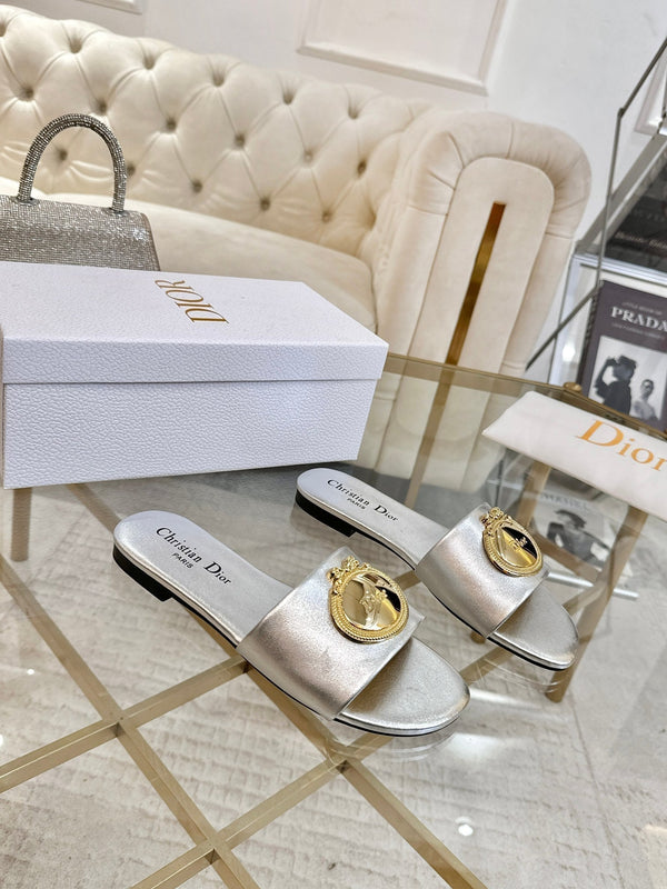 CD 26s Sandals Sliver Leather 667114