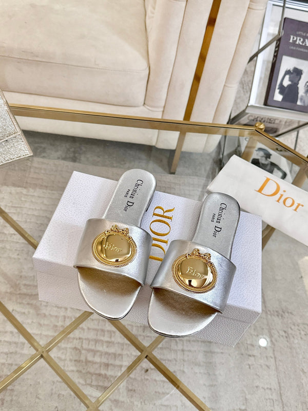 CD 26s Sandals Sliver Leather 667114