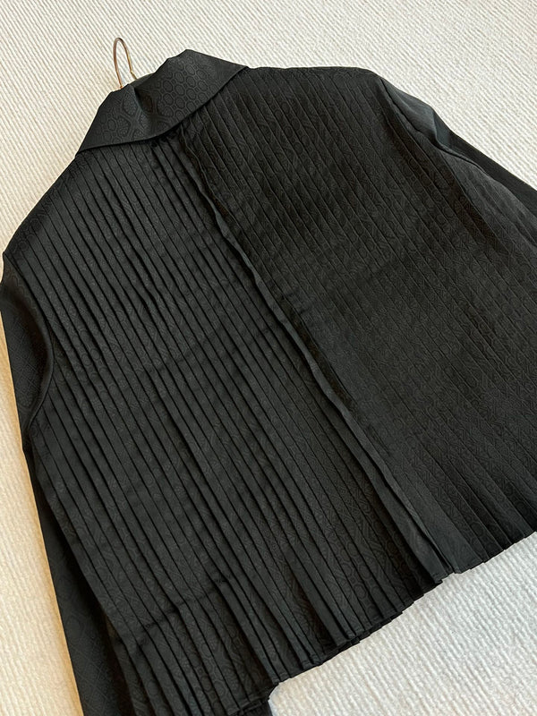 CC 25 Chemise plissée en soie noire