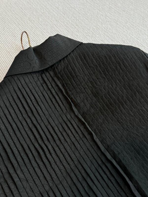 CC 25 Chemise plissée en soie noire