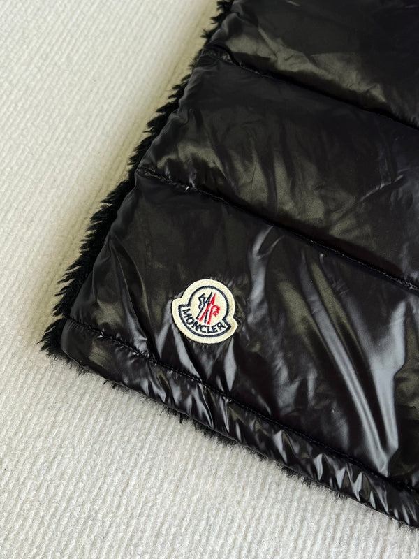 Moncler 25 Down Vest Wool And Polyester 300046