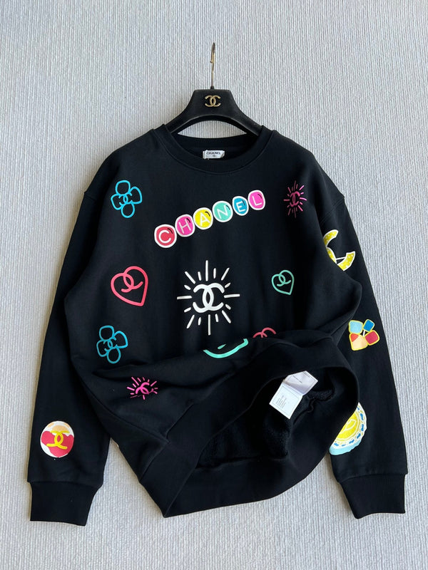 Chanel 25 Sweatshirt ras du cou graffiti en coton noir 312091