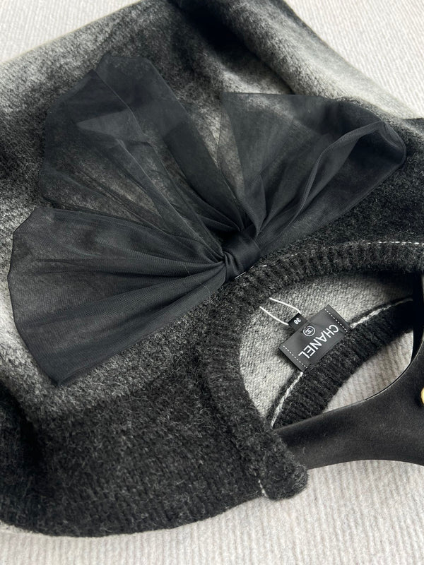 Chanel 25 Pull Ras du Cou Nœud Noir Gris Cachemire 316413