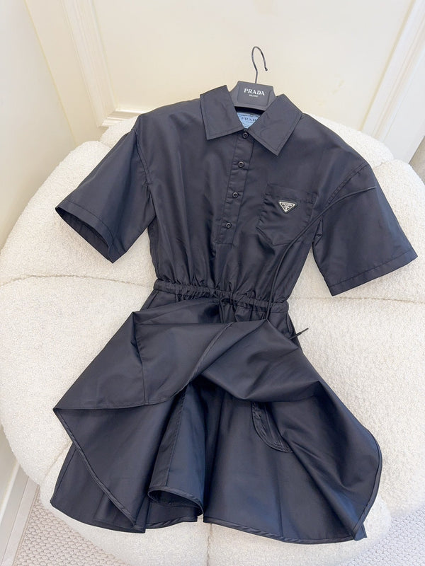 Abito a maniche corte Prada 25 in re-nylon nero