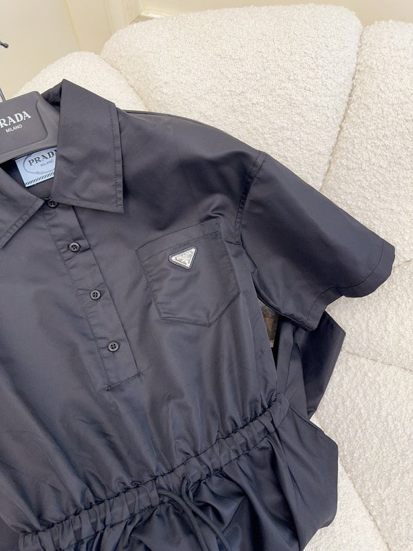 Abito a maniche corte Prada 25 in re-nylon nero