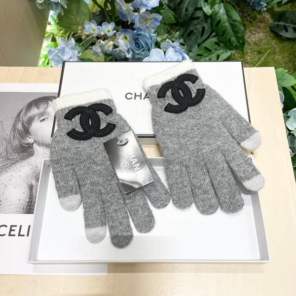 GLOVES IN DOVE GRAY WOOL WITH BLACK LOGO 425404