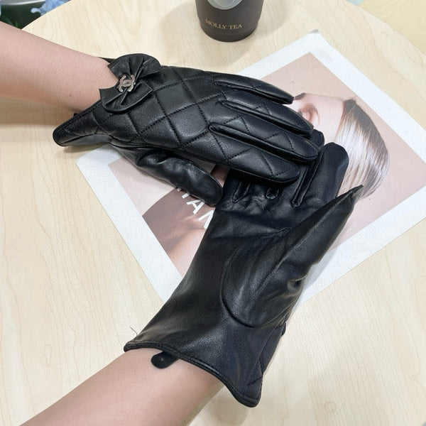 GLOVES IN BLACK LAMBSKIN 462417