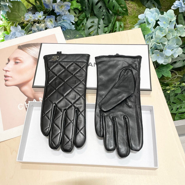 GLOVES IN BLACK CALFSKIN 462420