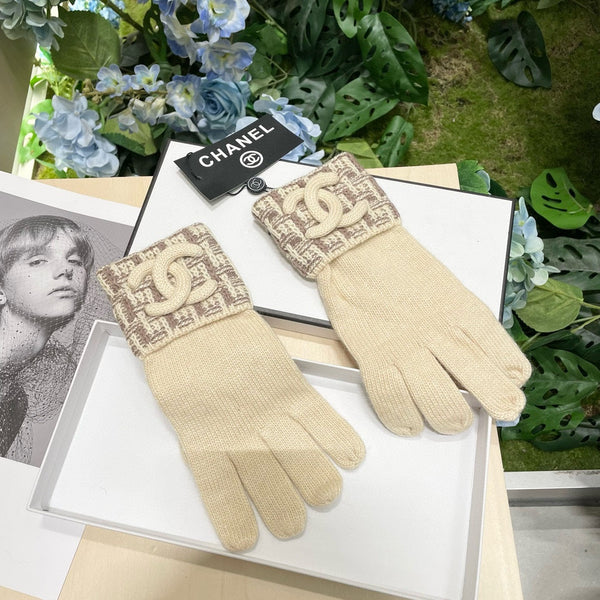 GLOVES IN BISQUE BEIGE WOOL KNIT 462429