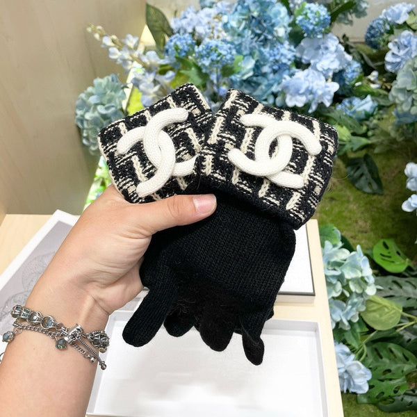 GLOVES IN BLACK MIX WHITE WOOL KNIT 462431