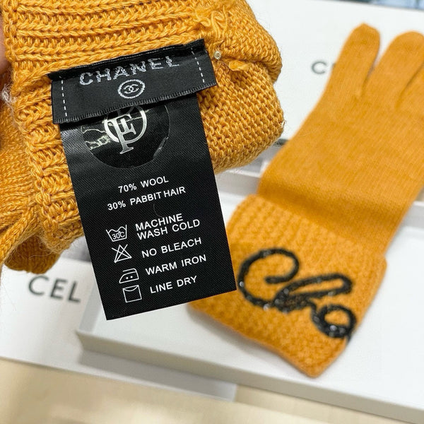 GLOVES IN MUSTARD YELLOW WOOL WITH BLACK LOGO 465776