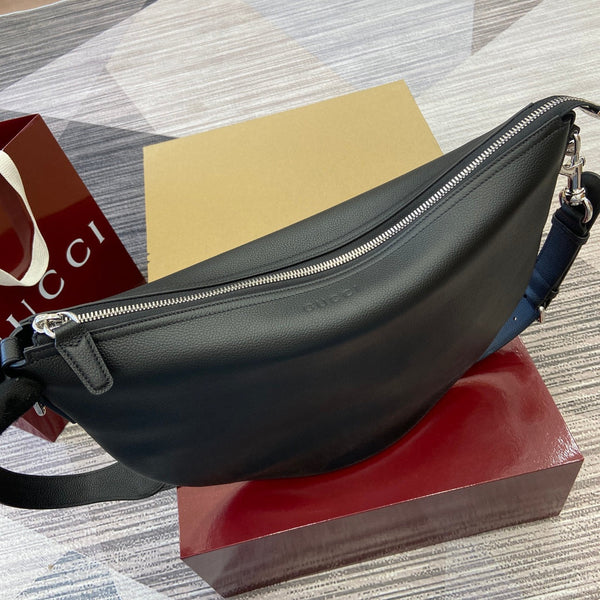 BORSA A SPALLA BODY 40 IN PELLE DI VITELLO NERA CON FERRAMENTA ARGENTO