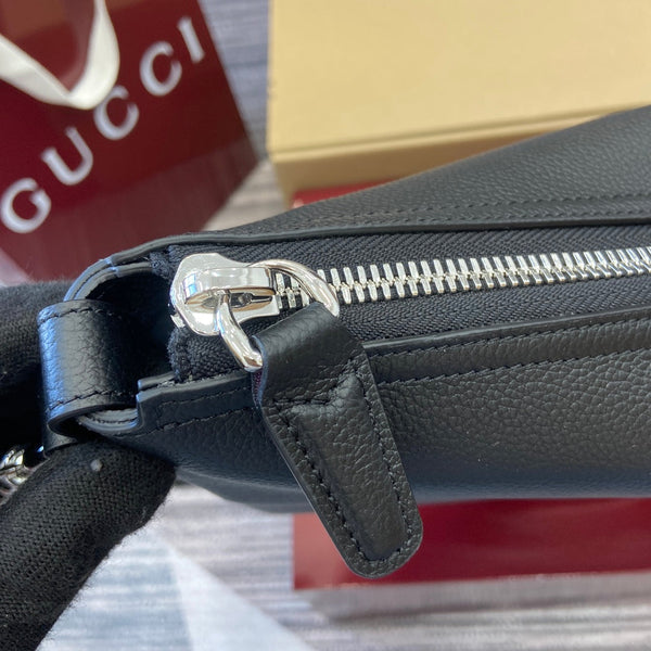 BORSA A SPALLA BODY 40 IN PELLE DI VITELLO NERA CON FERRAMENTA ARGENTO