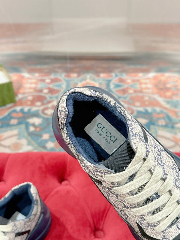 GG RHYTON TRAINER IN PELLE DI VITELLO GRIGIO CHIARO E CARBONE