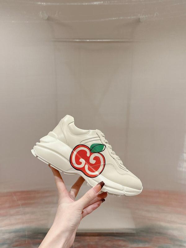 GG RHYTON TRAINER IN PELLE DI VITELLO BIANCA CON MOTIVO MELA