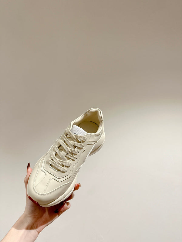 GG RHYTON TRAINER IN PELLE DI VITELLO BIANCA CON MOTIVO DOREMON