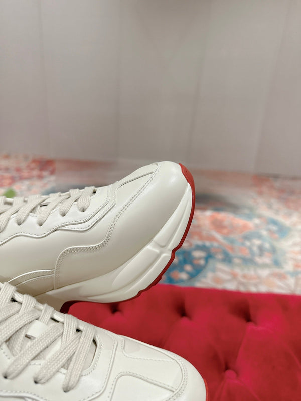 GG RHYTON TRAINER IN PELLE DI VITELLO BIANCA CON MOTIVO DOREMON