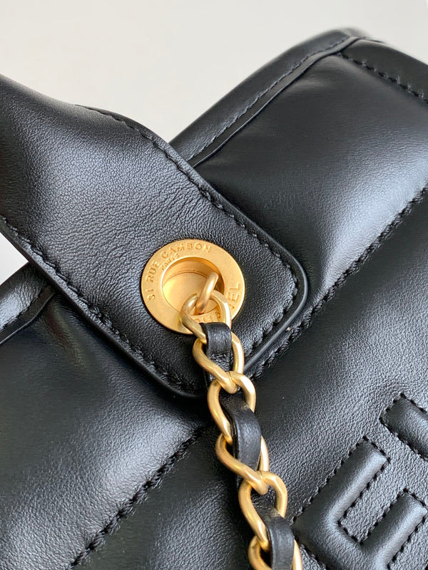 CC MEDIUM DEAUVILLE TOTE BAG 33CM BLACK CALFSKIN GHW