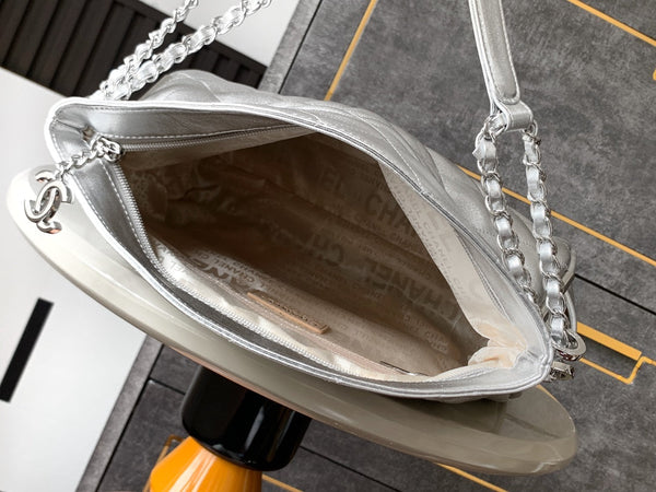 CC Vintage Hobo Bag 30cm Silver Metalic Lambskin Silver Hardware