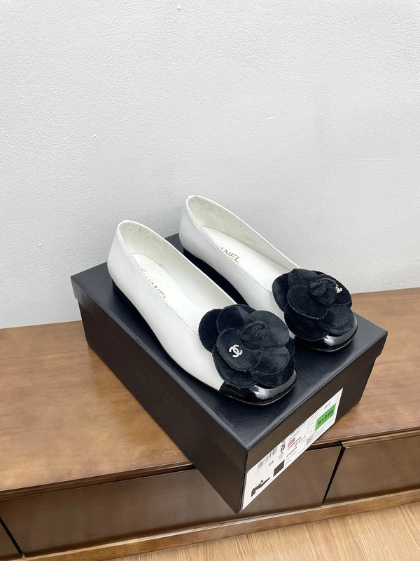 CC Ballet Flats White With Camellia Black Lambskin