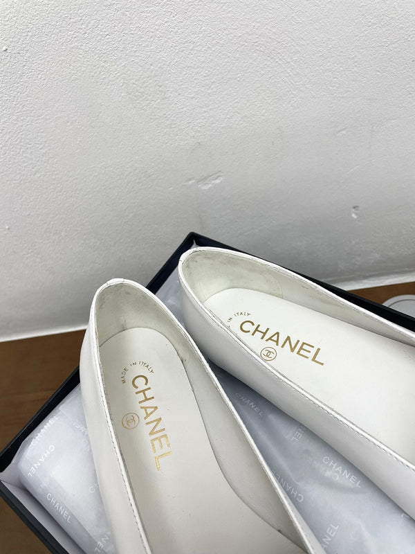 CC Ballet Flats White With Camellia Black Lambskin