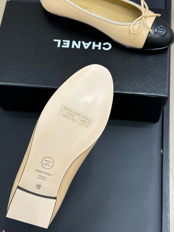 CC Classic Ballet Flats Beige Black Lambskin 282276